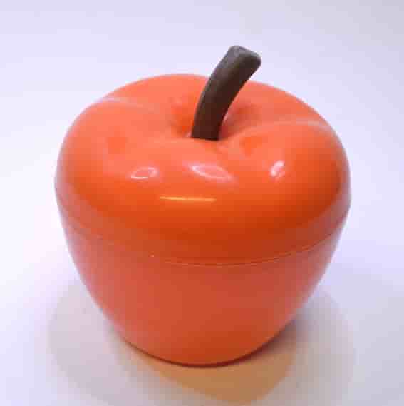 Tuhle dózu ve tvaru jablka měl za socialismu každý. Dnes má neuveřitelnou hodnotu.