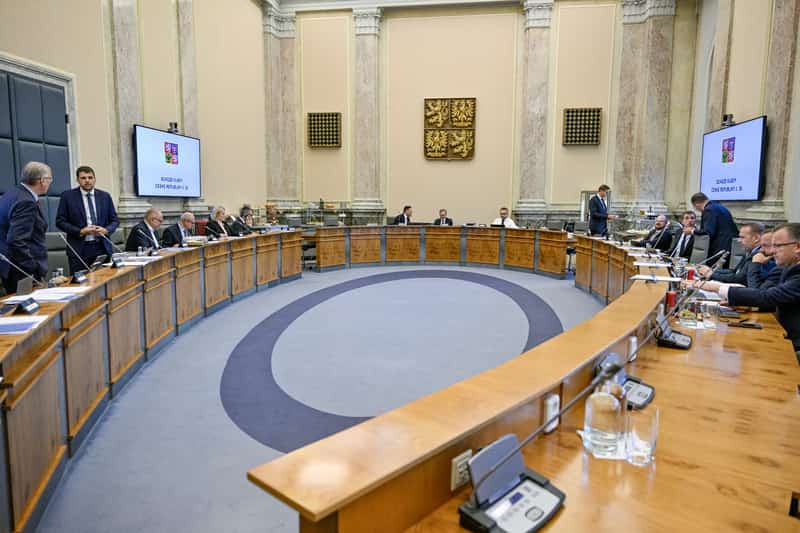 Vláda dnes schválila zásadní změny: Co přinese novinky pro Česko?